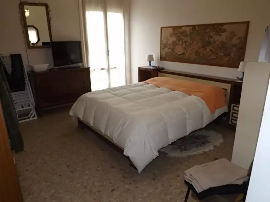 Immagine 12 di Appartamento in vendita  a Senigallia