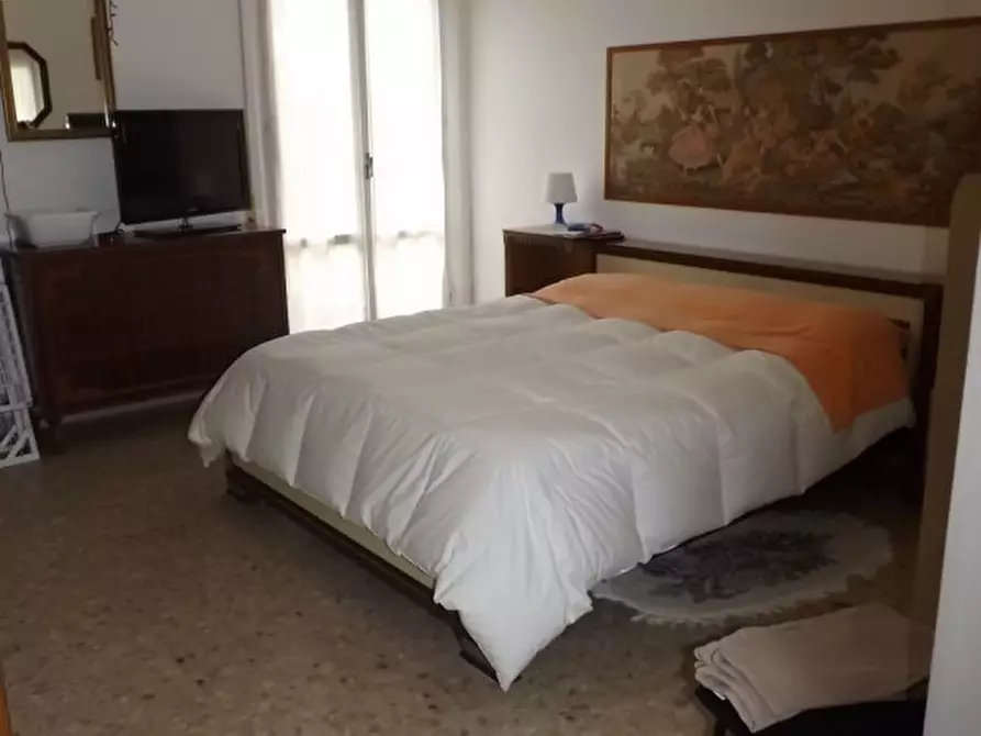 Immagine 18 di Appartamento in vendita  a Senigallia