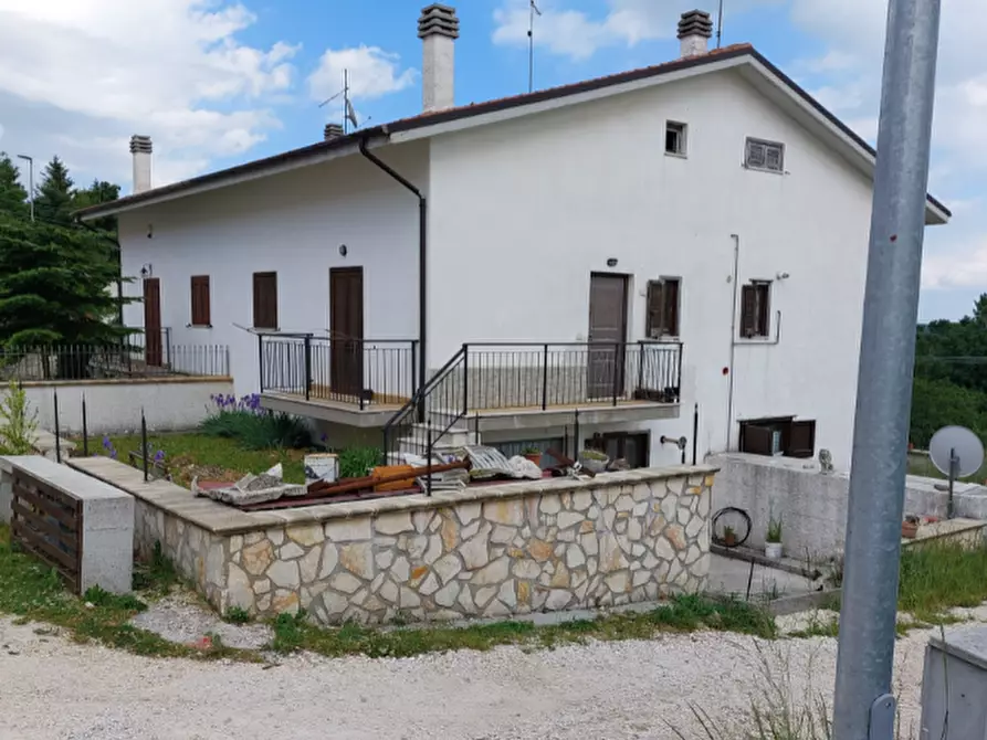 Immagine 1 di Villetta a schiera in vendita  in Via Roberto Rossellini a Vastogirardi