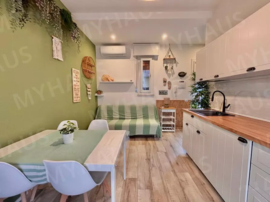 Immagine 11 di Appartamento in vendita  in Viale Giotto, 27 a Cesenatico