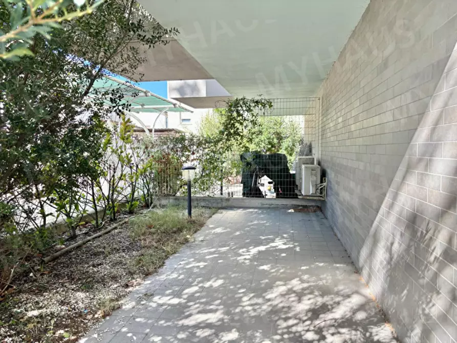 Immagine 2 di Appartamento in vendita  in Viale Andrea Mantegna, 11 a Cesenatico