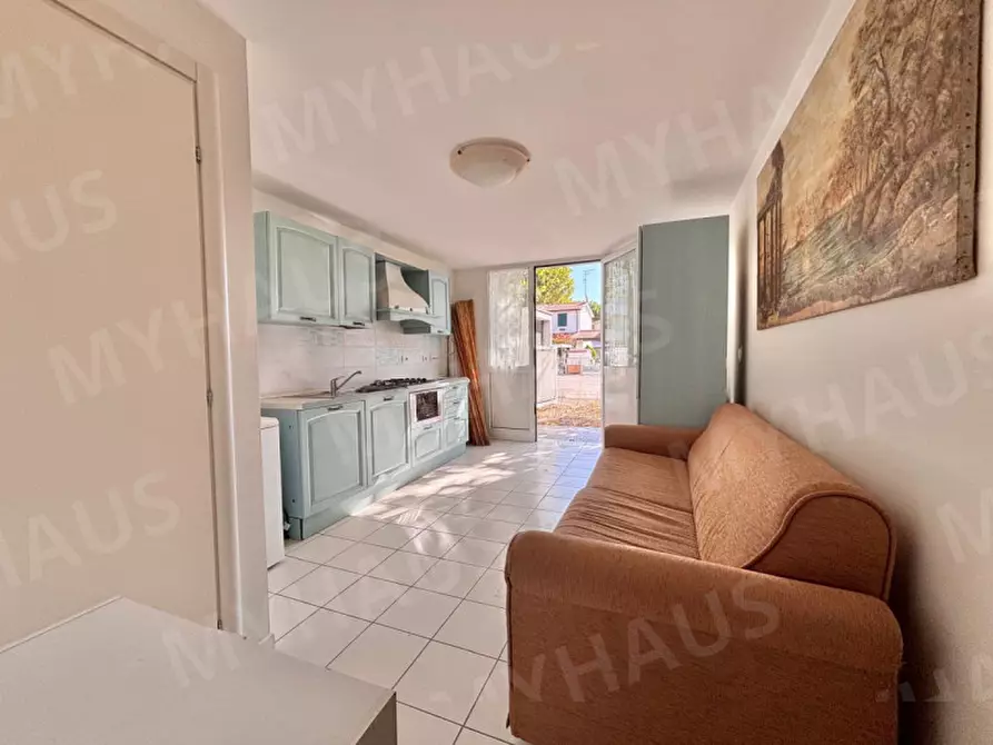 Immagine 4 di Appartamento in vendita  in Viale Andrea Mantegna, 11 a Cesenatico