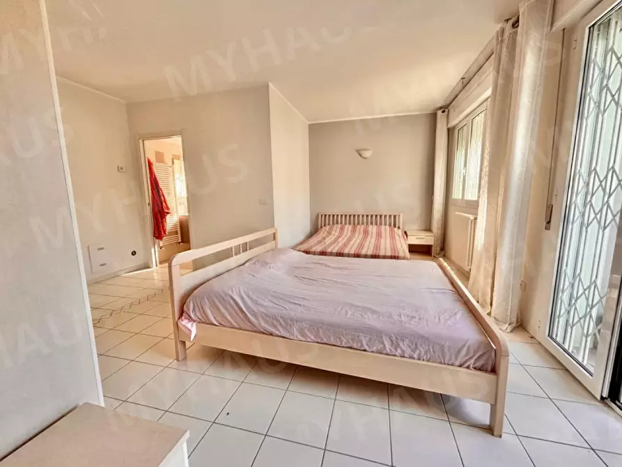 Immagine 9 di Appartamento in vendita  in Viale Andrea Mantegna, 11 a Cesenatico