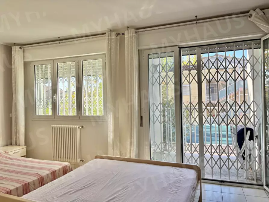 Immagine 13 di Appartamento in vendita  in Viale Andrea Mantegna, 11 a Cesenatico