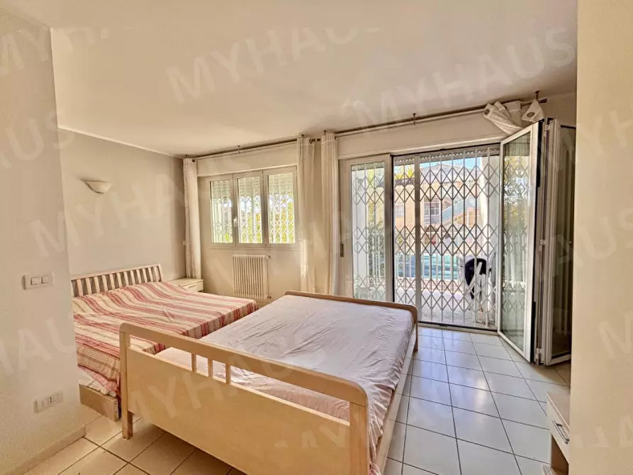 Immagine 14 di Appartamento in vendita  in Viale Andrea Mantegna, 11 a Cesenatico