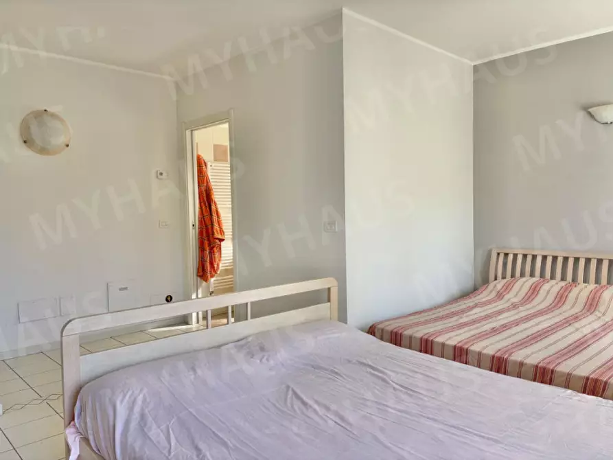 Immagine 15 di Appartamento in vendita  in Viale Andrea Mantegna, 11 a Cesenatico