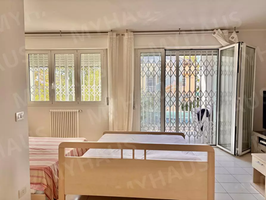 Immagine 17 di Appartamento in vendita  in Viale Andrea Mantegna, 11 a Cesenatico