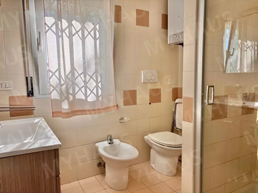 Immagine 22 di Appartamento in vendita  in Viale Andrea Mantegna, 11 a Cesenatico