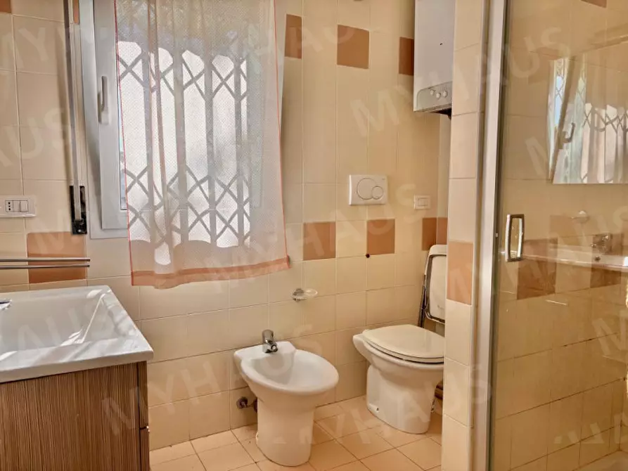 Immagine 23 di Appartamento in vendita  in Viale Andrea Mantegna, 11 a Cesenatico