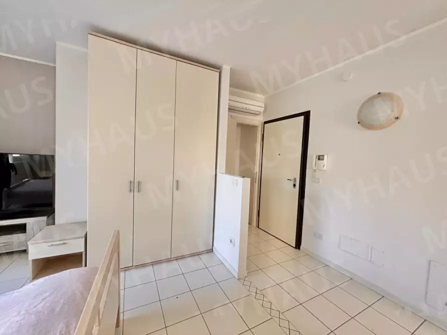 Immagine 24 di Appartamento in vendita  in Viale Andrea Mantegna, 11 a Cesenatico