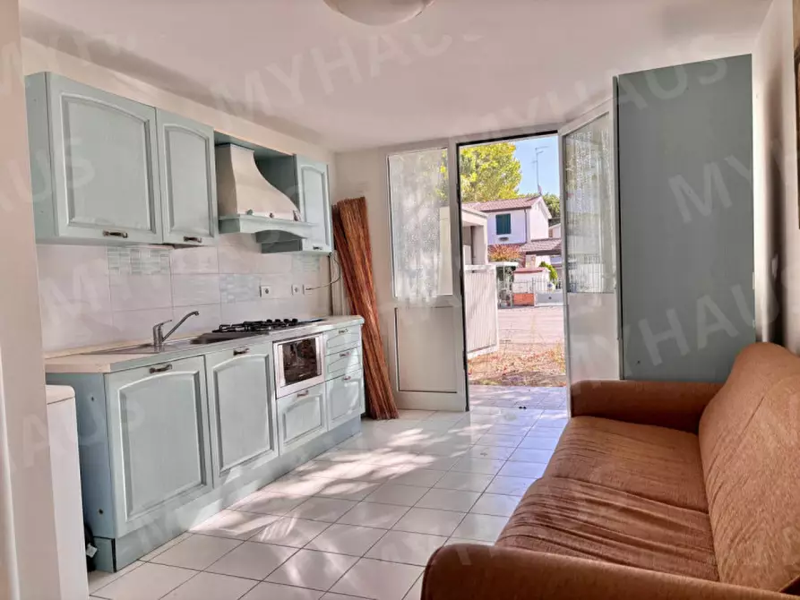 Immagine 25 di Appartamento in vendita  in Viale Andrea Mantegna, 11 a Cesenatico