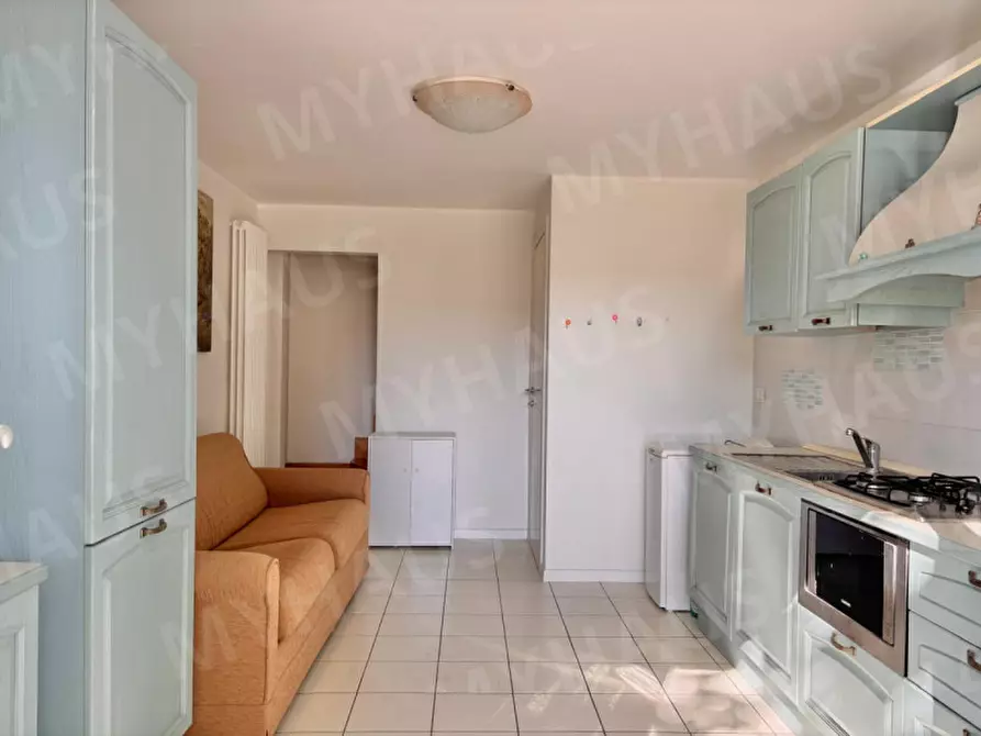 Immagine 27 di Appartamento in vendita  in Viale Andrea Mantegna, 11 a Cesenatico