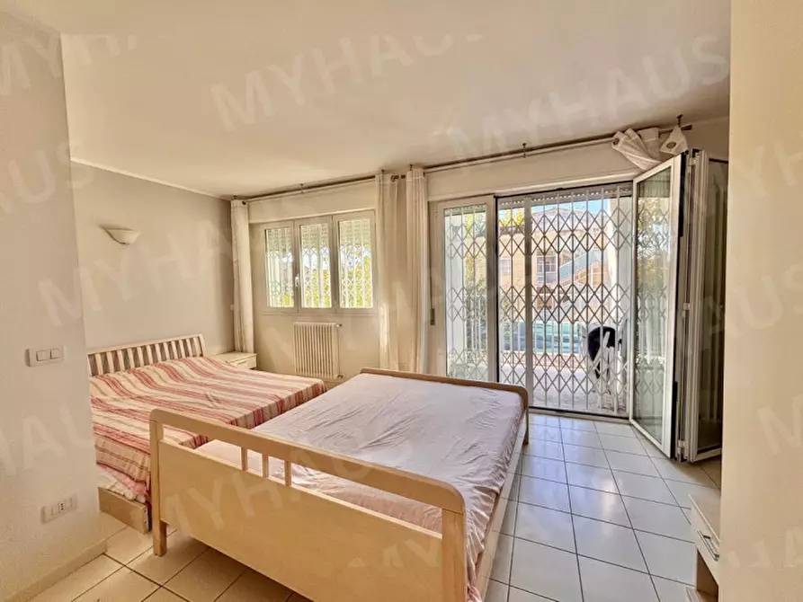 Immagine 34 di Appartamento in vendita  in Viale Andrea Mantegna, 11 a Cesenatico