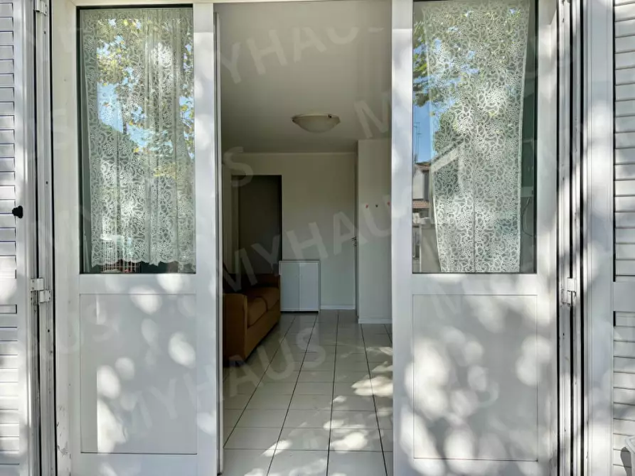 Immagine 36 di Appartamento in vendita  in Viale Andrea Mantegna, 11 a Cesenatico