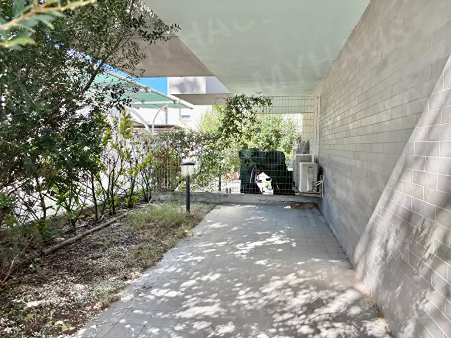 Immagine 38 di Appartamento in vendita  in Viale Andrea Mantegna, 11 a Cesenatico