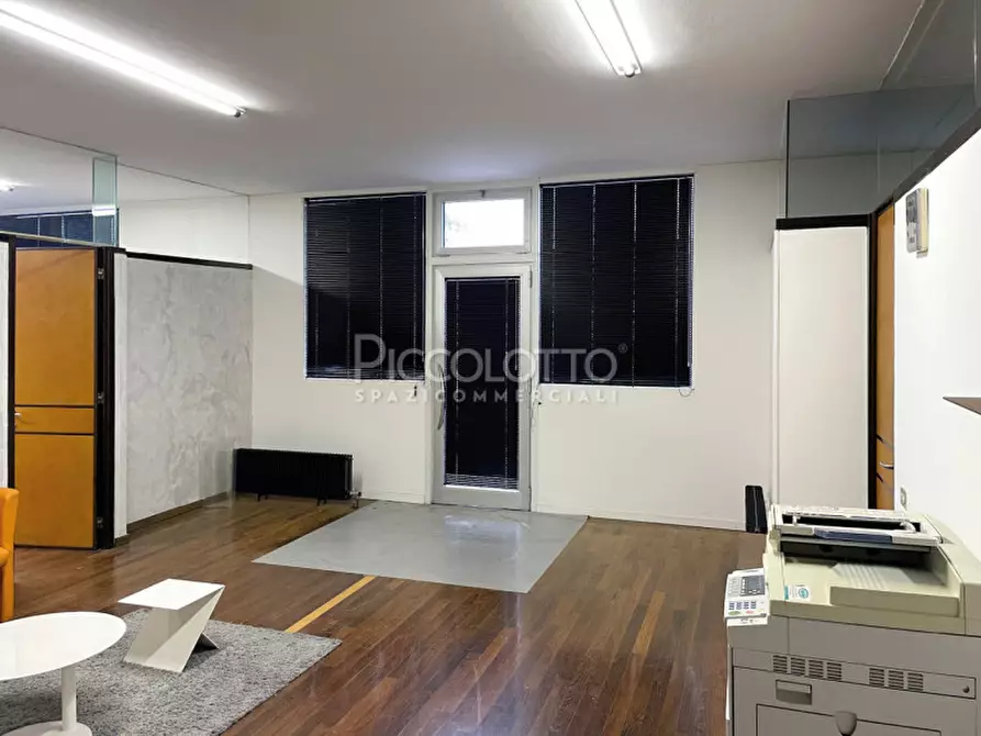 Immagine 3 di Ufficio in vendita  in via Monte Pasubio a Montebelluna