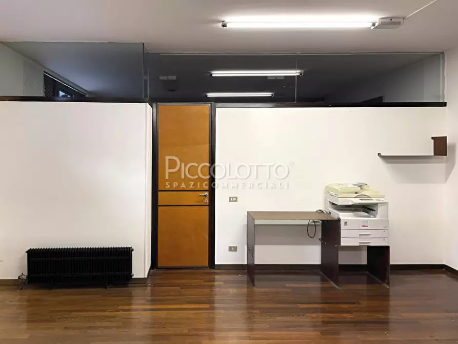 Immagine 4 di Ufficio in vendita  in via Monte Pasubio a Montebelluna