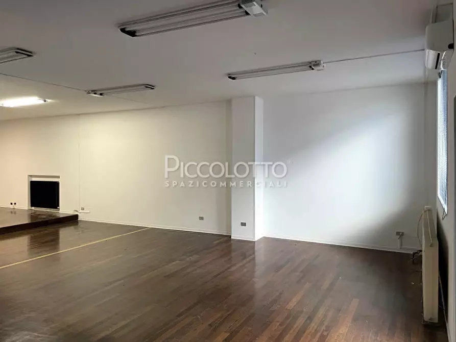 Immagine 7 di Ufficio in vendita  in via Monte Pasubio a Montebelluna