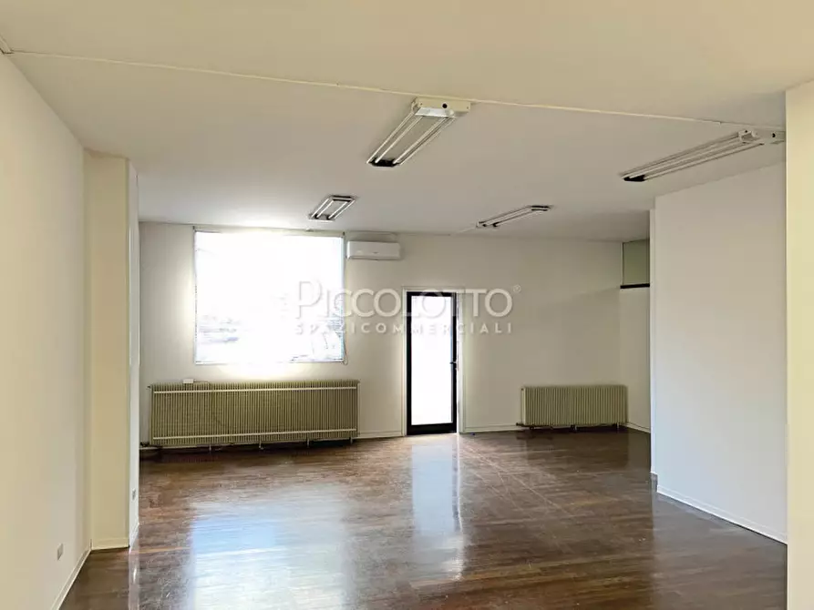 Immagine 8 di Ufficio in vendita  in via Monte Pasubio a Montebelluna
