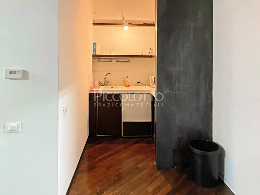 Immagine 10 di Ufficio in vendita  in via Monte Pasubio a Montebelluna