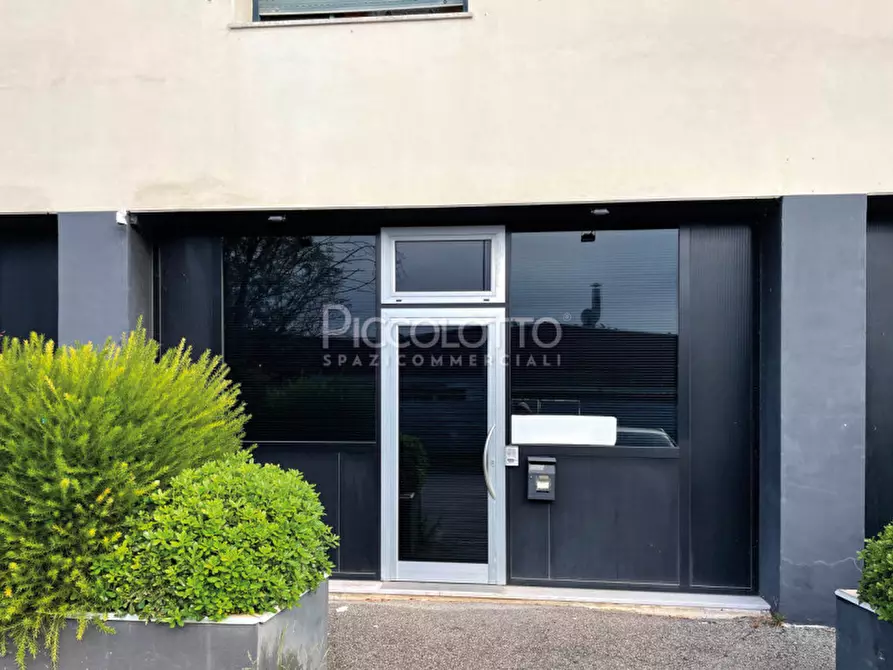Immagine 12 di Ufficio in vendita  in via Monte Pasubio a Montebelluna
