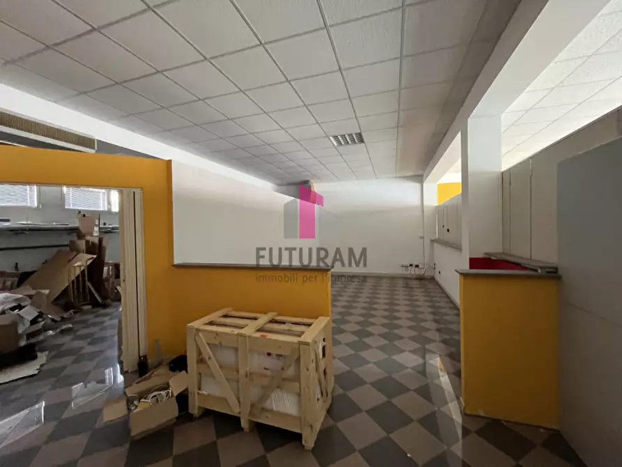 Immagine 10 di Negozio in affitto  in via del santo a Limena