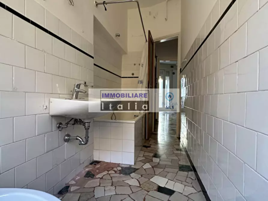 Immagine 11 di Appartamento in affitto  in piazza delle Erbe a Padova