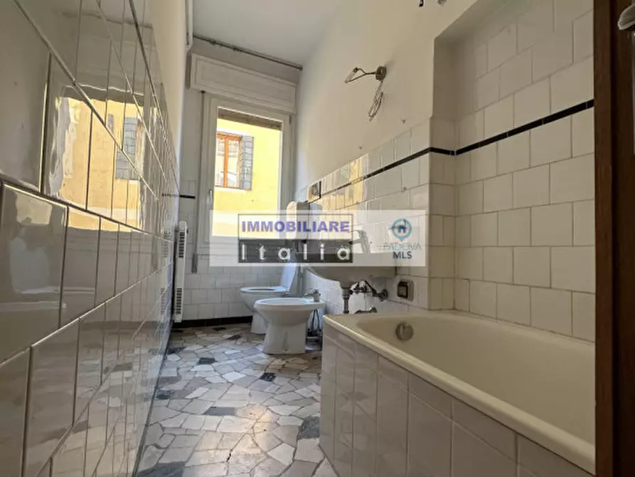 Immagine 12 di Appartamento in affitto  in piazza delle Erbe a Padova