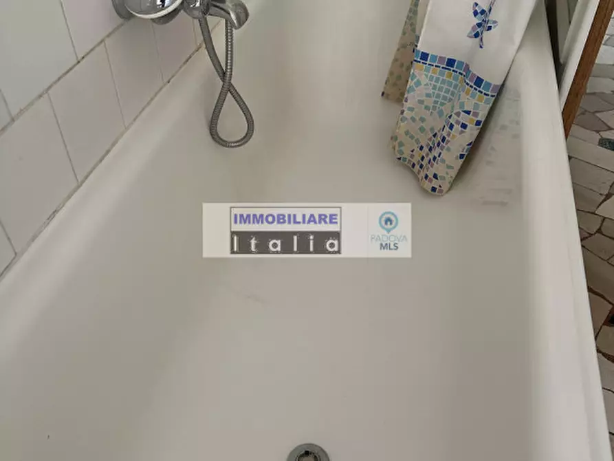 Immagine 13 di Appartamento in affitto  in piazza delle Erbe a Padova
