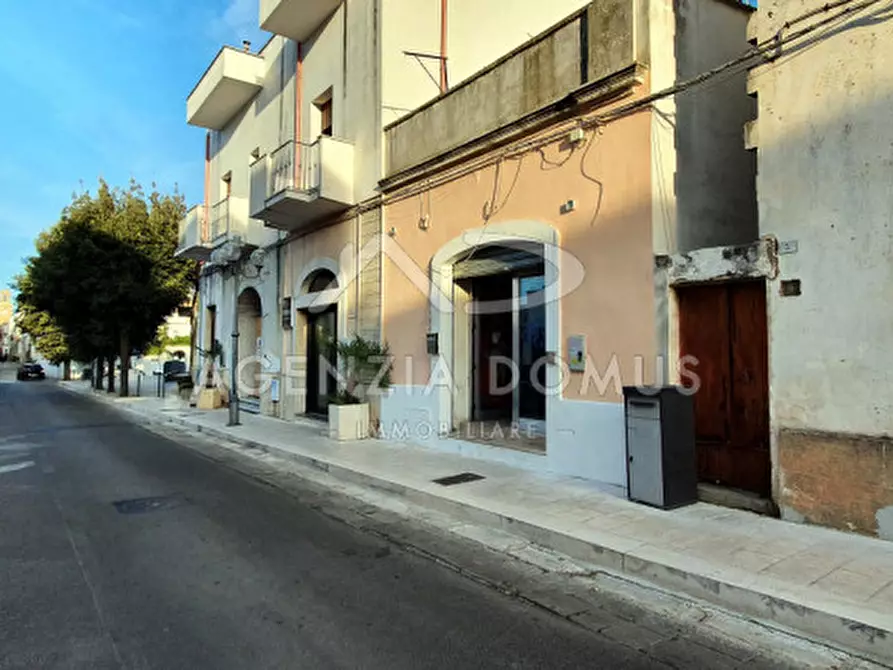 Immagine 2 di Negozio in vendita  in Via Regina Margherita 7 a Racale