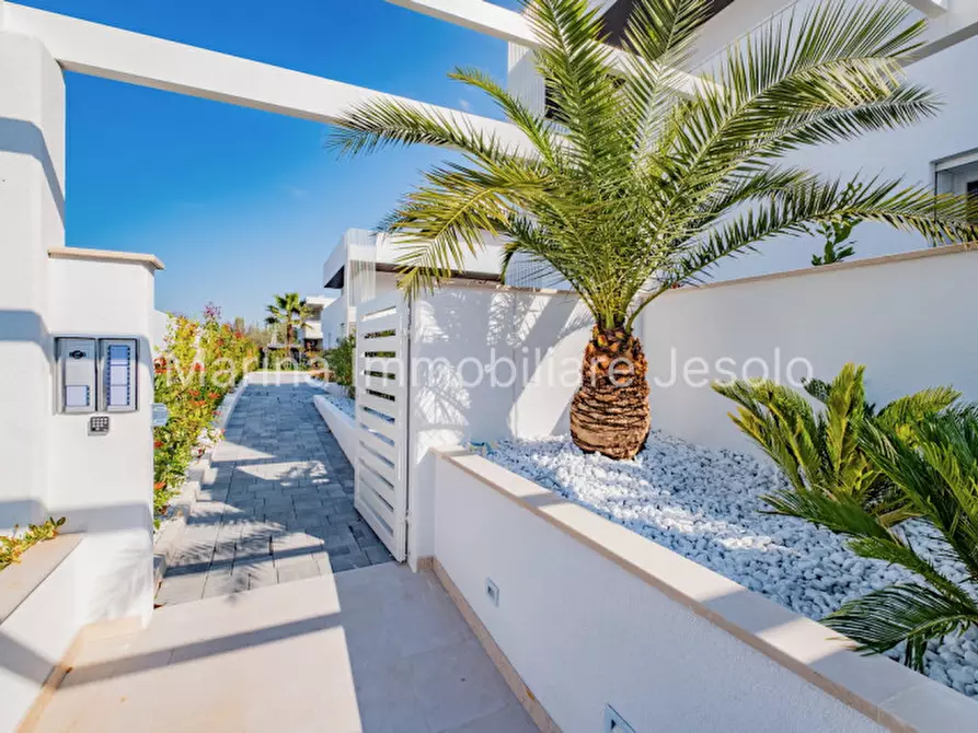 Immagine 9 di Appartamento in vendita  in VIA CEOLOTTO a Jesolo