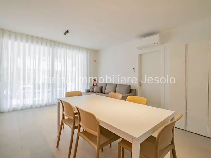 Immagine 11 di Appartamento in vendita  in VIA CEOLOTTO a Jesolo