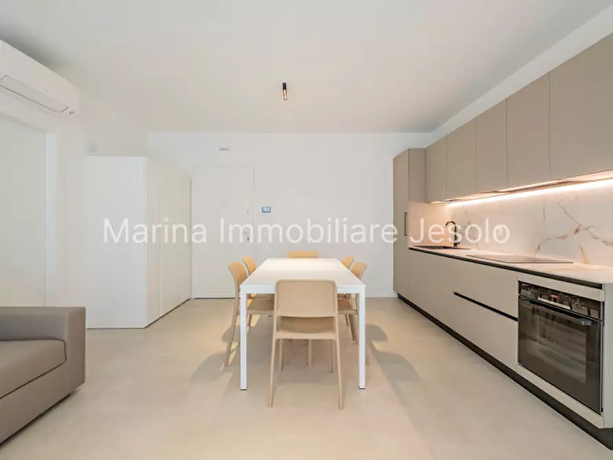 Immagine 13 di Appartamento in vendita  in VIA CEOLOTTO a Jesolo