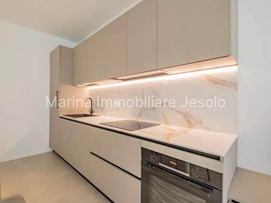 Immagine 13 di Appartamento in vendita  in VIA CEOLOTTO a Jesolo