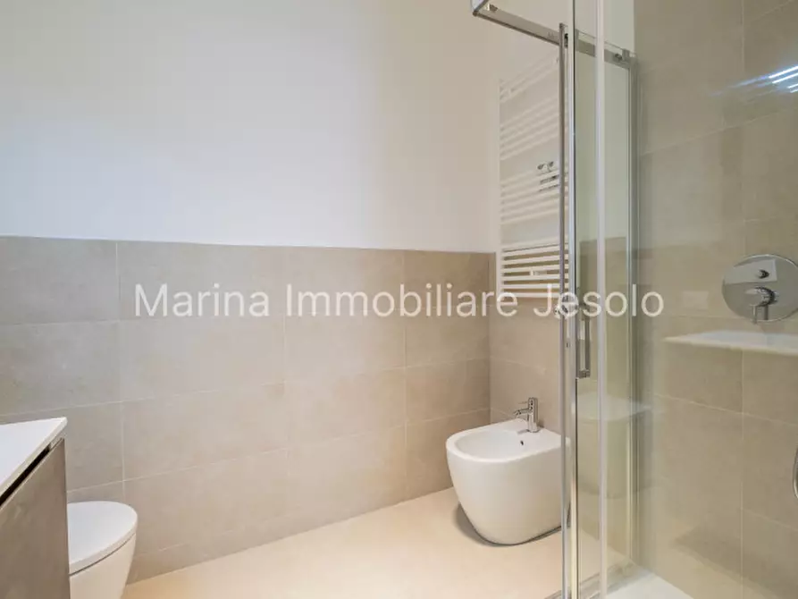 Immagine 21 di Appartamento in vendita  in VIA CEOLOTTO a Jesolo