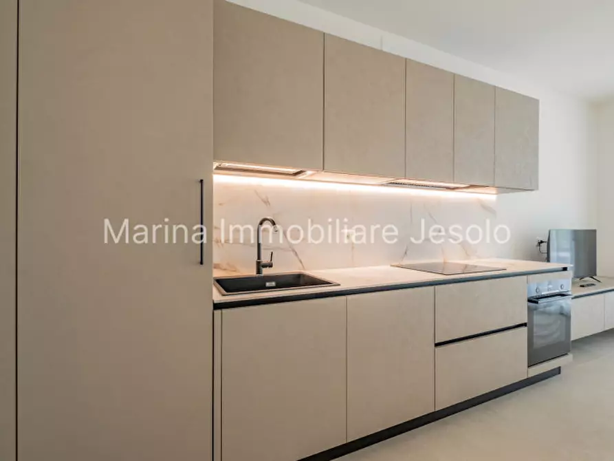 Immagine 21 di Appartamento in vendita  in VIA CEOLOTTO a Jesolo