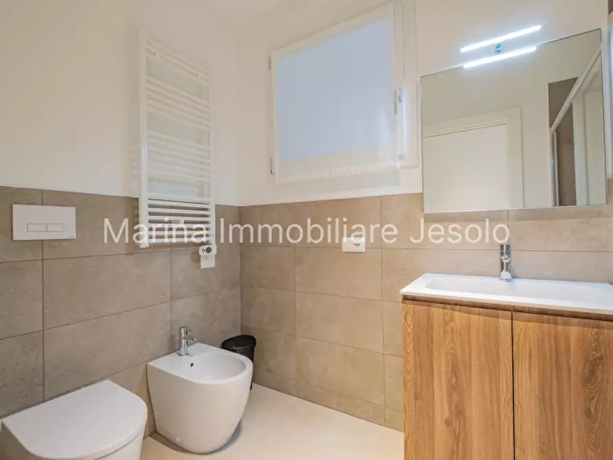 Immagine 25 di Appartamento in vendita  in VIA CEOLOTTO a Jesolo