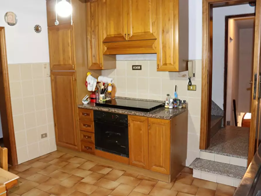 Immagine 2 di Appartamento in vendita  in via Cennano a Montevarchi