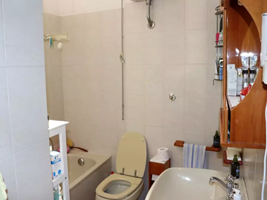 Immagine 12 di Appartamento in vendita  in via Cennano a Montevarchi