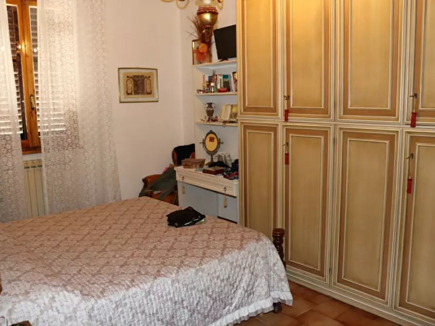 Immagine 13 di Appartamento in vendita  in via Cennano a Montevarchi