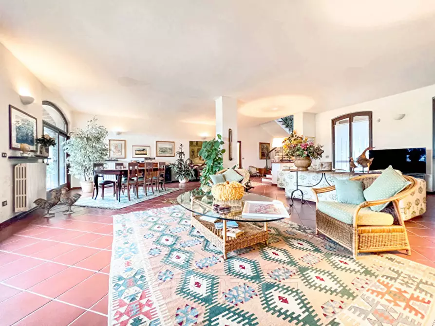Immagine 1 di Villa in vendita  in VIA SAN PAOLO 1 a Gattinara