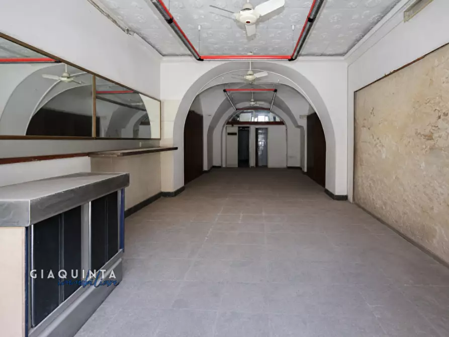 Immagine 2 di Negozio in vendita  in via Vittorio Emanuele n.28 a Palagonia