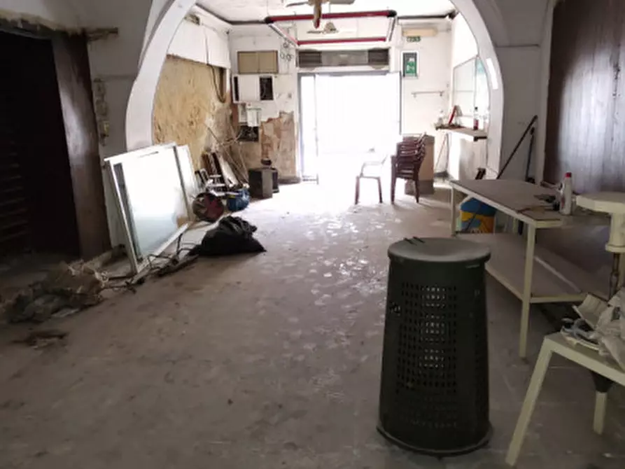 Immagine 3 di Negozio in vendita  in via Vittorio Emanuele n.28 a Palagonia