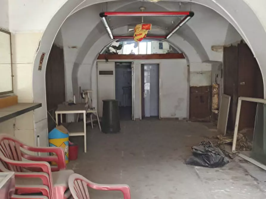 Immagine 4 di Negozio in vendita  in via Vittorio Emanuele n.28 a Palagonia