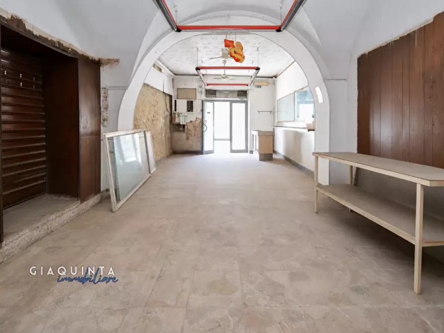 Immagine 5 di Negozio in vendita  in via Vittorio Emanuele n.28 a Palagonia