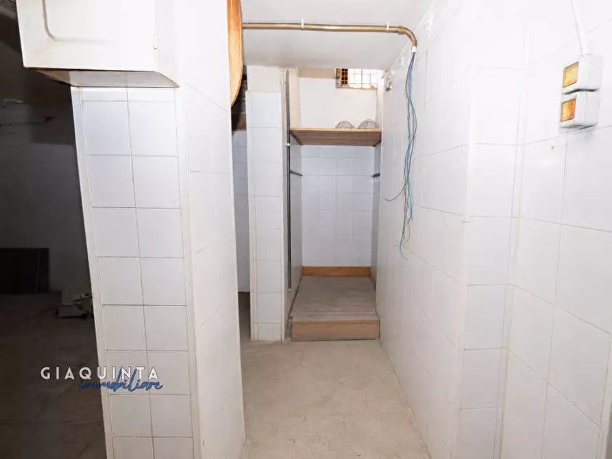 Immagine 7 di Negozio in vendita  in via Vittorio Emanuele n.28 a Palagonia