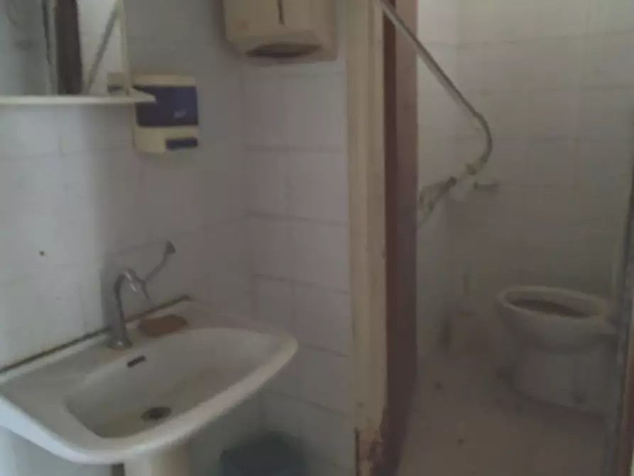 Immagine 8 di Negozio in vendita  in via Vittorio Emanuele n.28 a Palagonia