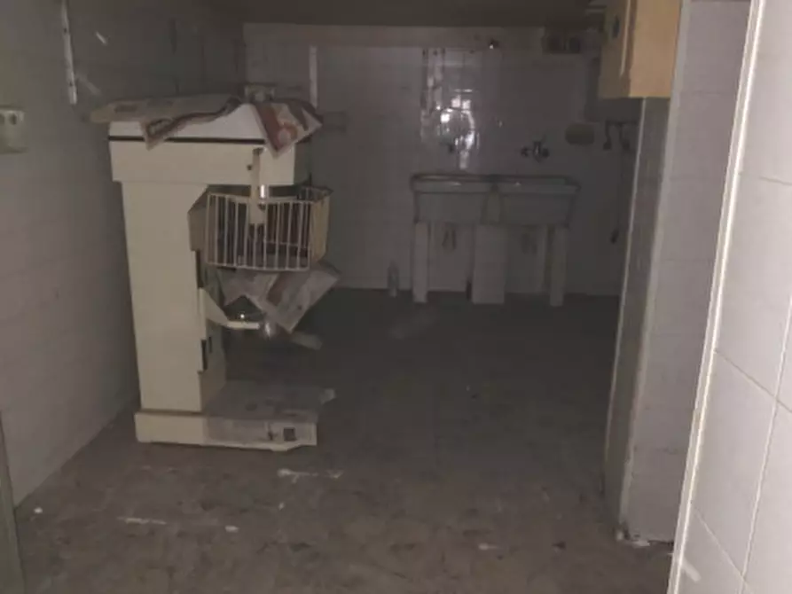 Immagine 9 di Negozio in vendita  in via Vittorio Emanuele n.28 a Palagonia