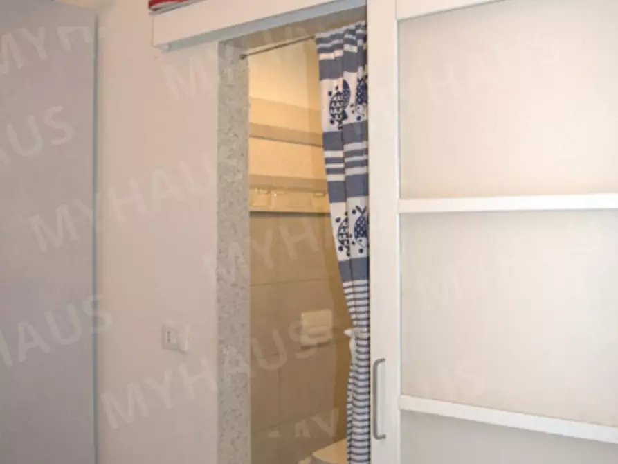 Immagine 11 di Appartamento in vendita  in Viale Michelangelo Buonarroti 3 a Cesenatico