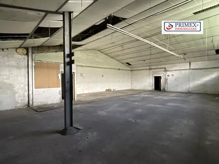 Immagine 11 di Capannone industriale in affitto  in VIA CASILINA a Roma